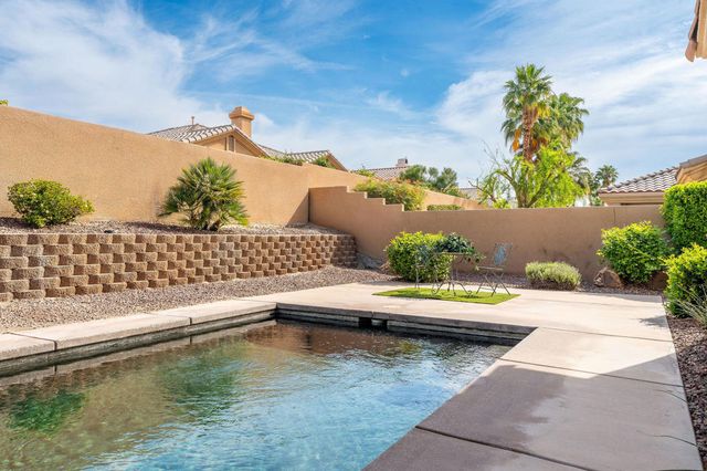 2 Vista Mirage Way, Rancho Mirage, CA 92270