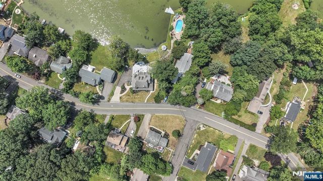48 Lake Drive, Wayne, NJ 07470
