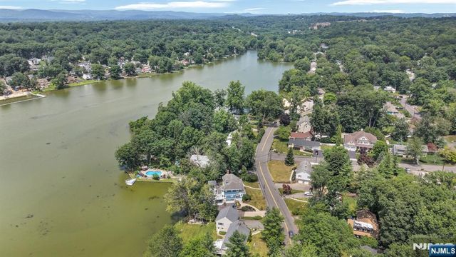 48 Lake Drive, Wayne, NJ 07470