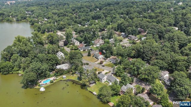 48 Lake Drive, Wayne, NJ 07470