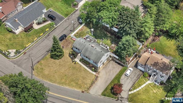 48 Lake Drive, Wayne, NJ 07470