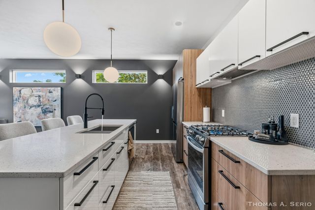 593 W Webster Avenue, Muskegon, MI 49440