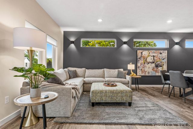 593 W Webster Avenue, Muskegon, MI 49440