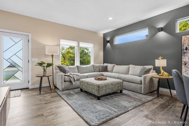 593 W Webster Avenue, Muskegon, MI 49440