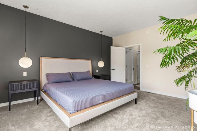 593 W Webster Avenue, Muskegon, MI 49440