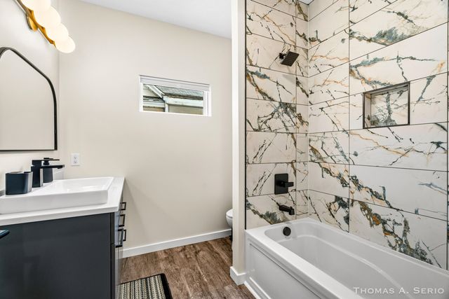 593 W Webster Avenue, Muskegon, MI 49440