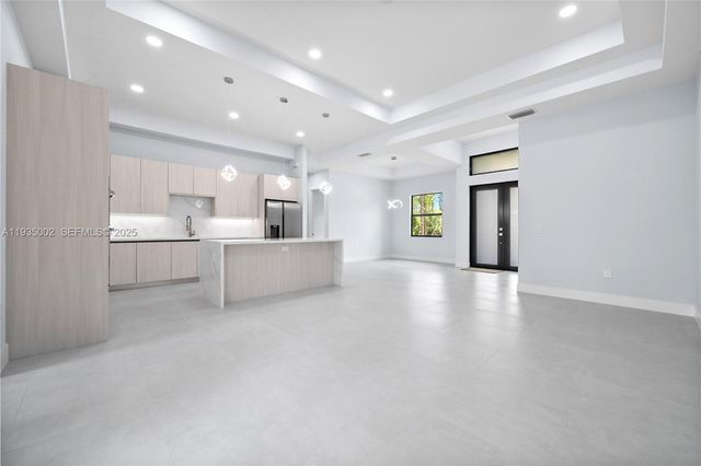 4234 27th AVE NE, Naples, FL 34120