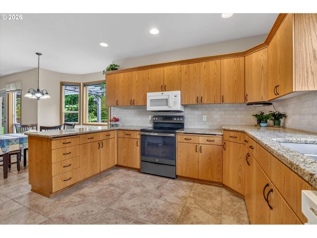 5381 DOW Ln Ne, Silverton, OR 97381