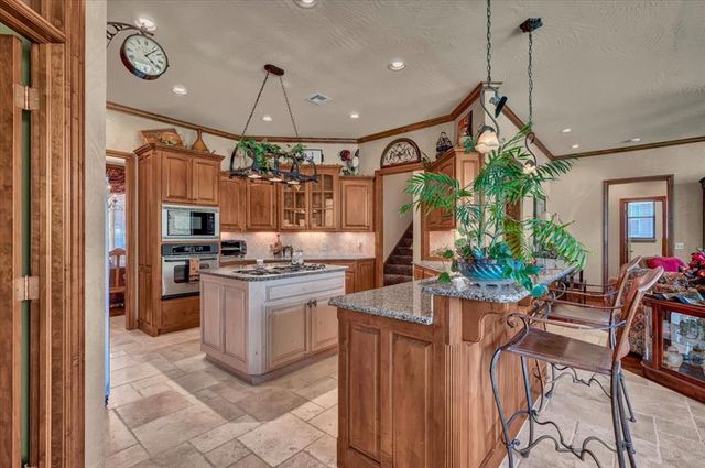 10616 Shoreside Drive, Oklahoma City, OK 73170