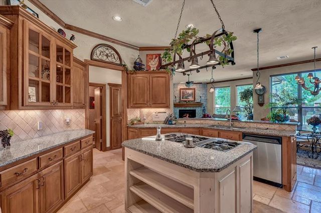 10616 Shoreside Drive, Oklahoma City, OK 73170