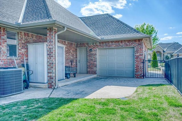 10616 Shoreside Drive, Oklahoma City, OK 73170