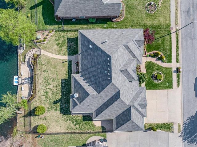 10616 Shoreside Drive, Oklahoma City, OK 73170