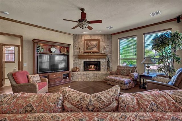 10616 Shoreside Drive, Oklahoma City, OK 73170