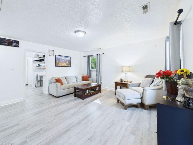 2911 Dexter Avenue, Greensboro, NC 27407