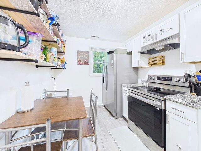2911 Dexter Avenue, Greensboro, NC 27407