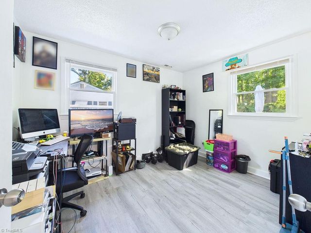 2911 Dexter Avenue, Greensboro, NC 27407