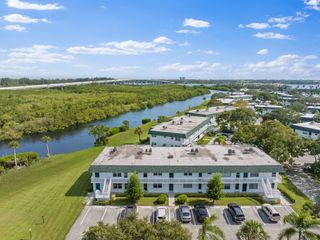 2800 Indian River Boulevard 10M, Vero Beach, FL 32960