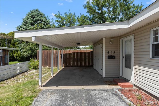 815 Saint Anthony Lane, Florissant, MO 63033