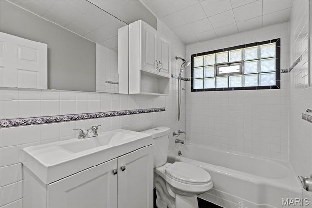 815 Saint Anthony Lane, Florissant, MO 63033