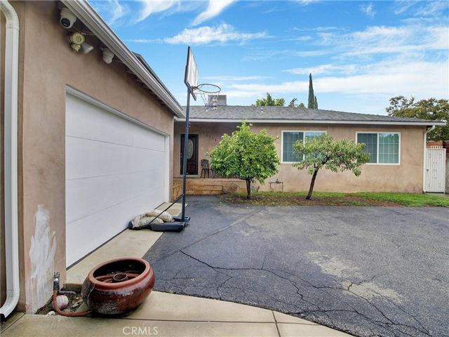 13448 Hart Street, Valley Glen, CA 91405