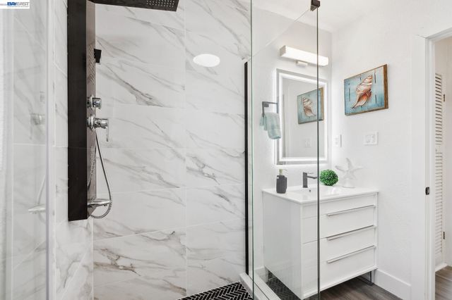 417 Lincoln Ave, Alameda, CA 94501