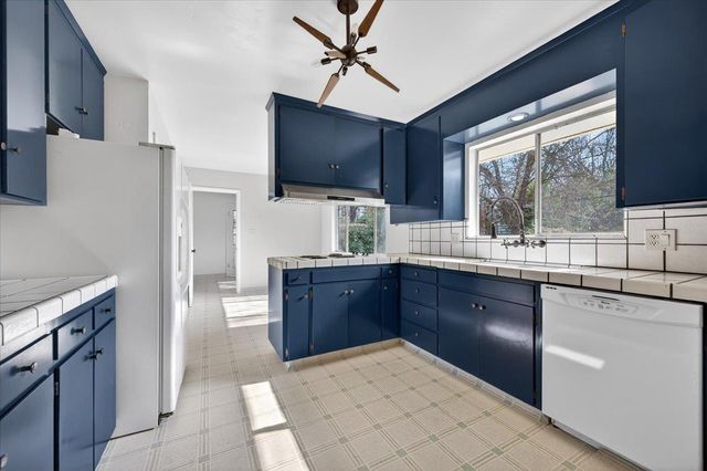 1699 W San Ramon Avenue, Fresno, CA 93711