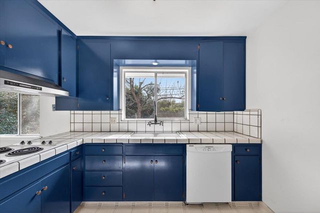 1699 W San Ramon Avenue, Fresno, CA 93711