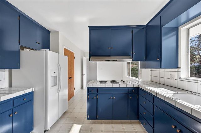 1699 W San Ramon Avenue, Fresno, CA 93711