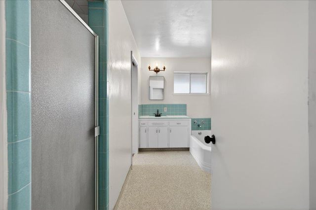 1699 W San Ramon Avenue, Fresno, CA 93711