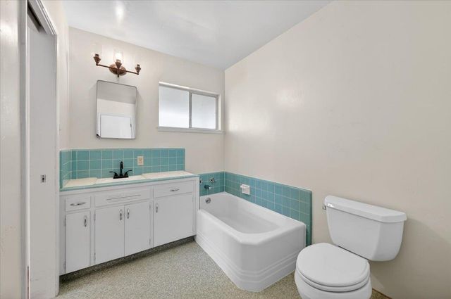 1699 W San Ramon Avenue, Fresno, CA 93711