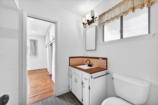 1699 W San Ramon Avenue, Fresno, CA 93711