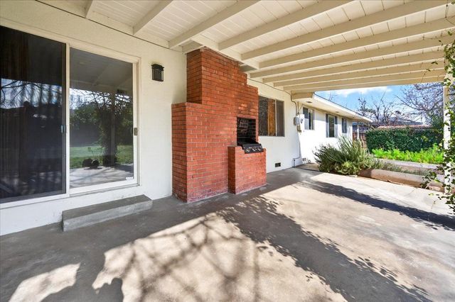 1699 W San Ramon Avenue, Fresno, CA 93711