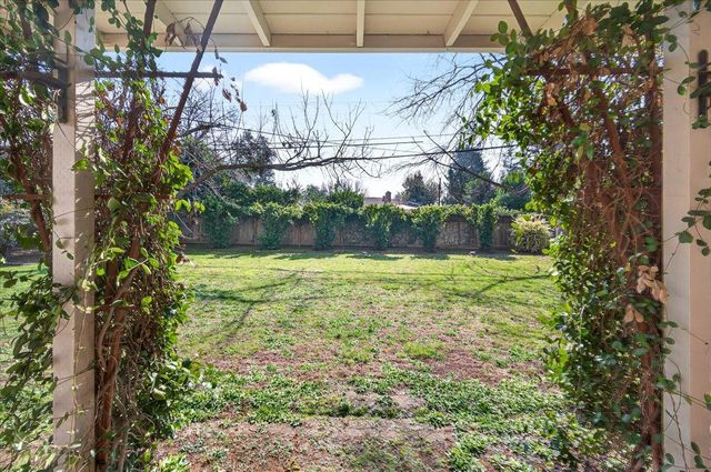 1699 W San Ramon Avenue, Fresno, CA 93711