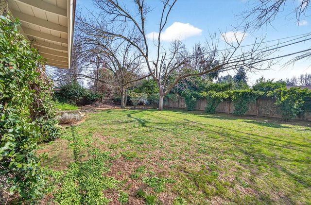 1699 W San Ramon Avenue, Fresno, CA 93711