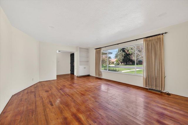 1699 W San Ramon Avenue, Fresno, CA 93711