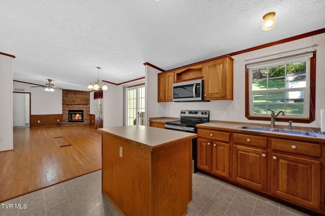 384 Sugar Pine Lane, Gate City, VA 24251