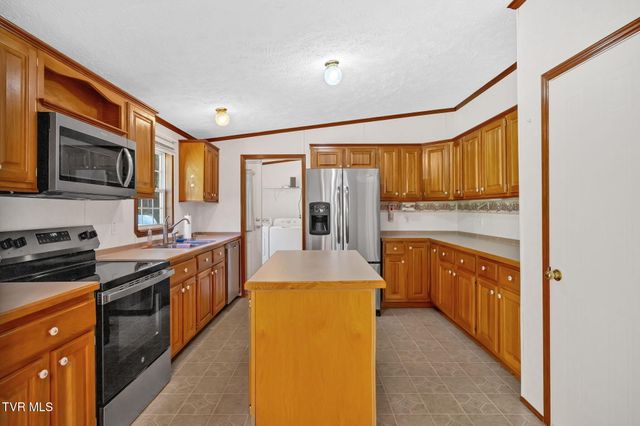 384 Sugar Pine Lane, Gate City, VA 24251