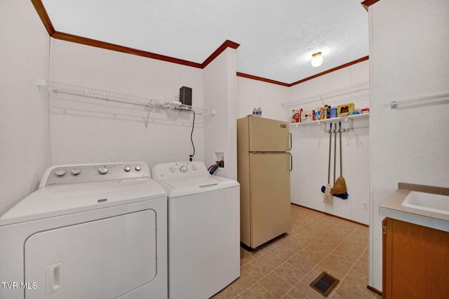 384 Sugar Pine Lane, Gate City, VA 24251