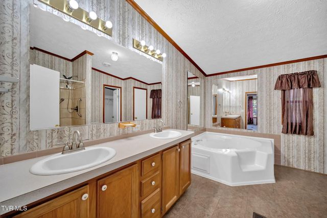 384 Sugar Pine Lane, Gate City, VA 24251