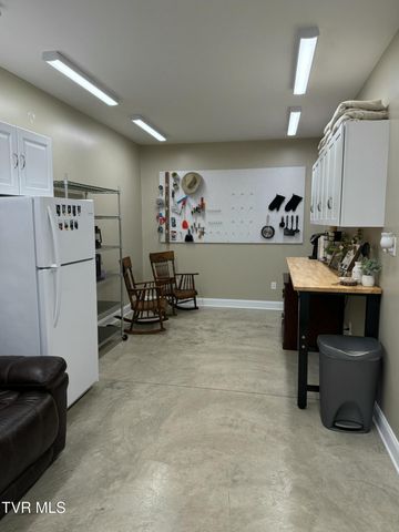 384 Sugar Pine Lane, Gate City, VA 24251