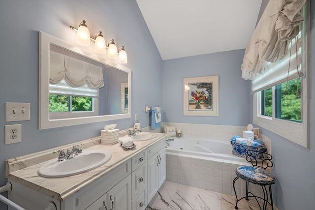 1 Admirals Lane 139D, Salem, MA 01970