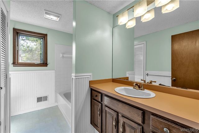 135 Plantation Court, Amherst, NY 14051