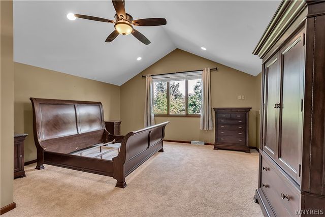 135 Plantation Court, Amherst, NY 14051
