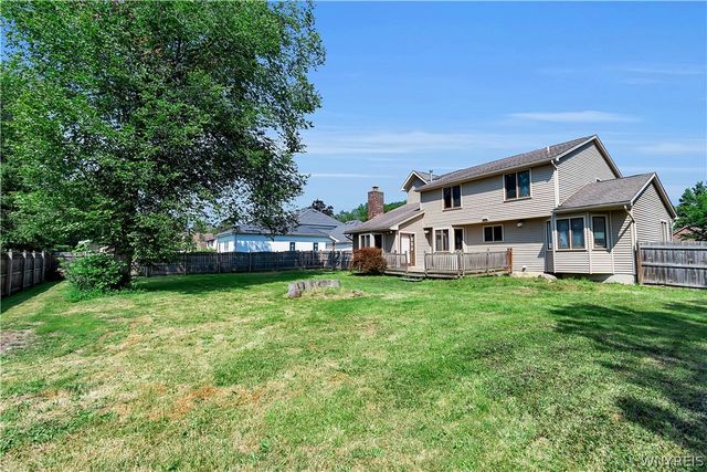 135 Plantation Court, Amherst, NY 14051