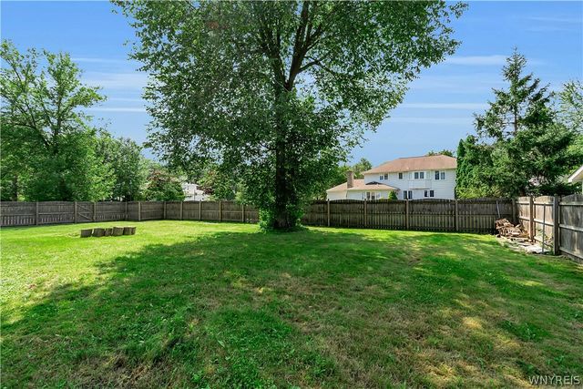 135 Plantation Court, Amherst, NY 14051