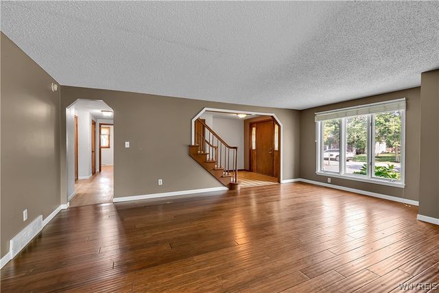 135 Plantation Court, Amherst, NY 14051