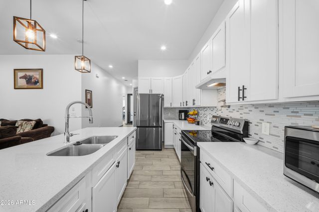 209 E KINDERMAN Drive, Avondale, AZ 85323