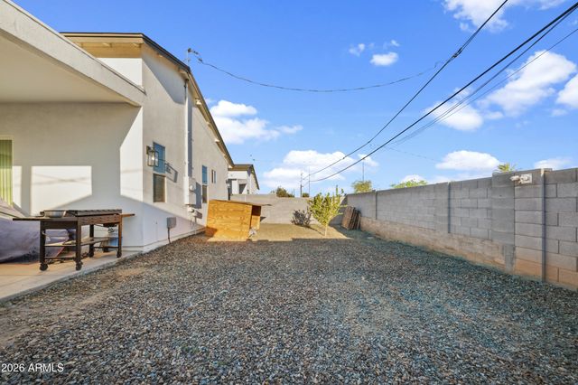 209 E KINDERMAN Drive, Avondale, AZ 85323