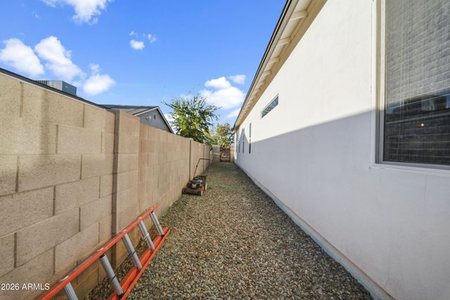 209 E KINDERMAN Drive, Avondale, AZ 85323