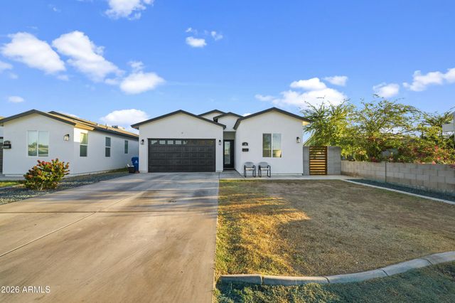 209 E KINDERMAN Drive, Avondale, AZ 85323